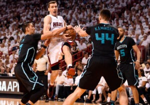 Goran Dragic liderou os Miami até à 2ª ronda