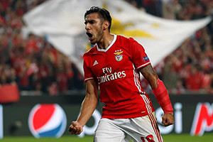 Toto Salvio marca único da partida e lança Benfica para 2º lugar no Grupo B.