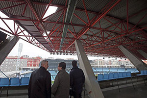 Telhado do Estádio de Balaídos danificado.