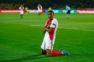 Com apenas 18 anos, bis de Mbappé foi crucial para a vitória do AS Monaco.