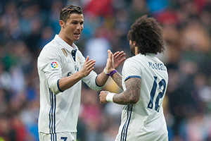 Marcelo e Ronaldo apontam os dois golos da partida.