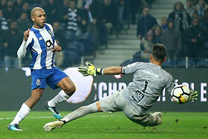 Já ao cair do pano, Brahimi fechou as contas no Estádio do Dragão.