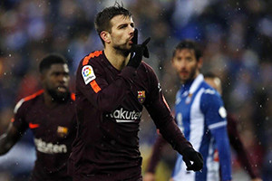 Após o golo, Piqué mandou calar os adeptos do Espanyol.