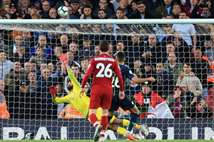 Penalty de Mahrez marcou o jogo em Anfield.